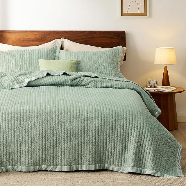 Bedsure Green Quilt King Size - Lightweight Soft Quilt Bedding Set for All Seasons, Bedspreads & Coverlets, Corduroy Pattern Quilt Set, 3 Pieces, 1 Quilt (106"x96") and 2 Pillow Shams (20"x36"+2")