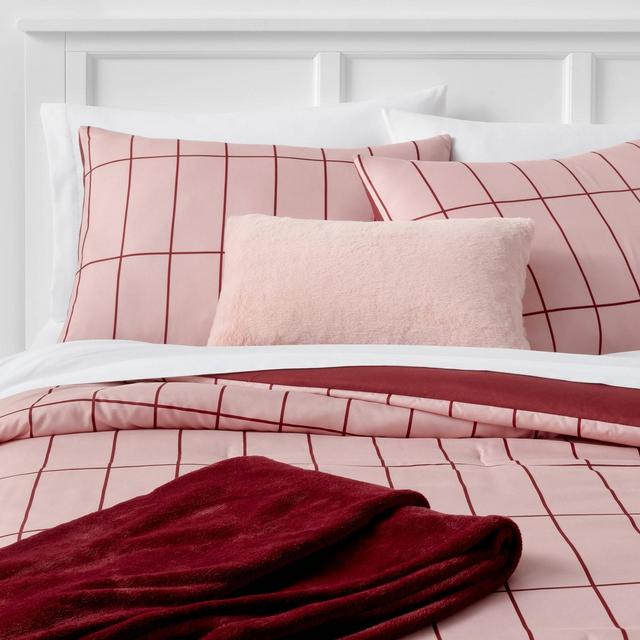 5pc Full/Queen Grid Print Reversible Decorative Comforter Set with Throw Light Pink/Maroon - Room Essentials™