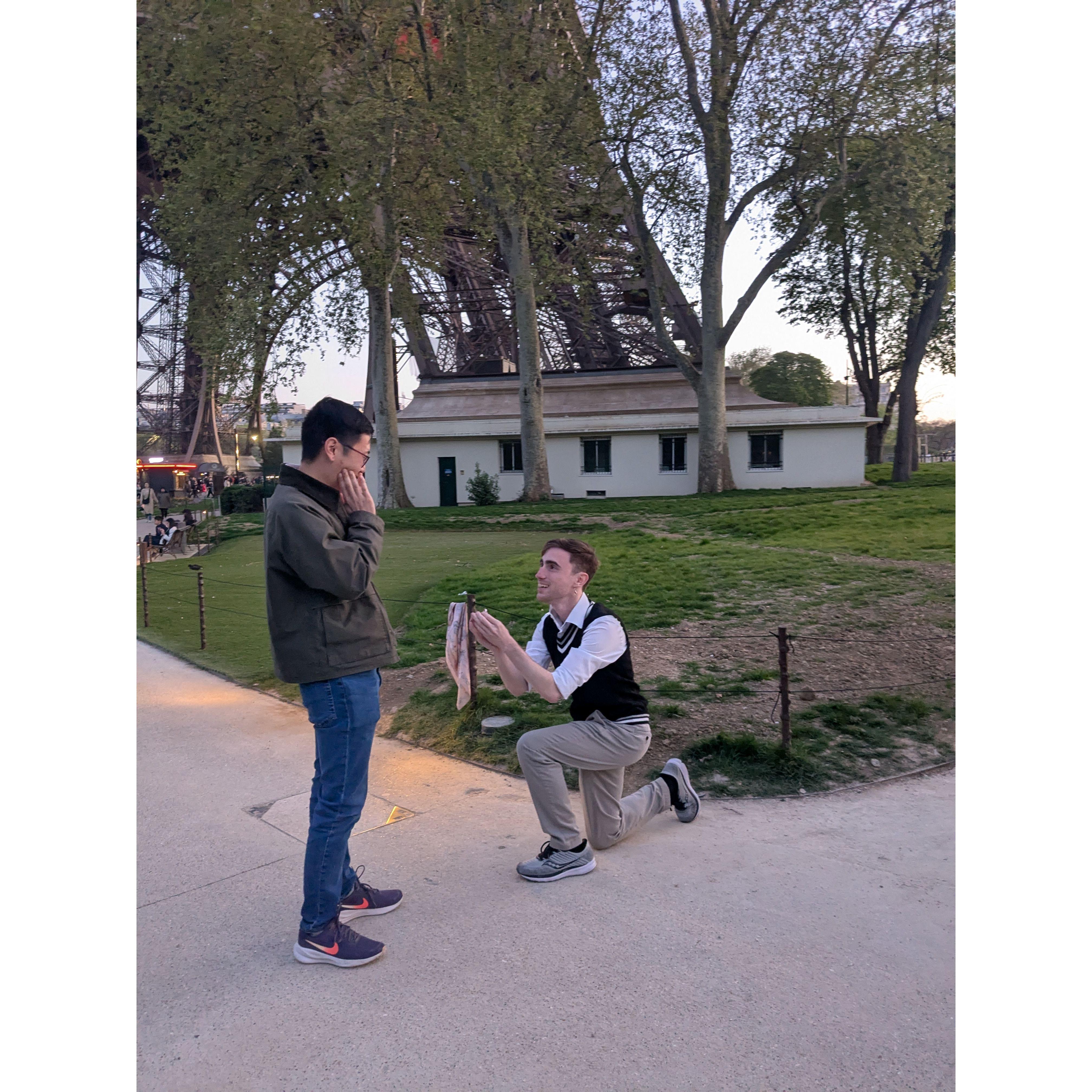 "Proposing" at the Eiffel Tower
