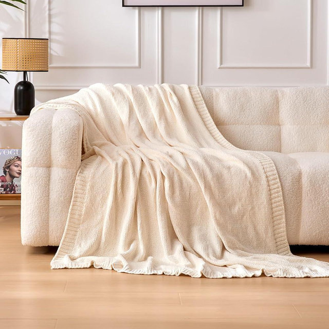 Amazon Basics Chunky Chenille Knit Microfiber Throw Blanket for Couch, Bed and Sofa, Soft and Warm Lightweight Jersey, 60"×80", White