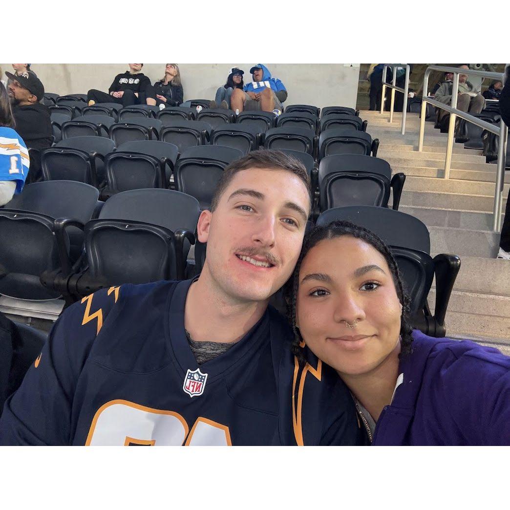 Joey took me to see a ravens and chargers game, the chargers lost. GO RAVENS!