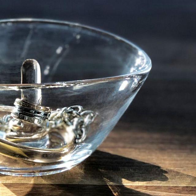 Champlain Ring Holder