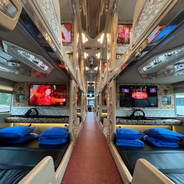 Sleeper bus to Sapa, Vietnam (instead of an air bnb for this night we’ll travel on a bus to the northern part of Vietnam)