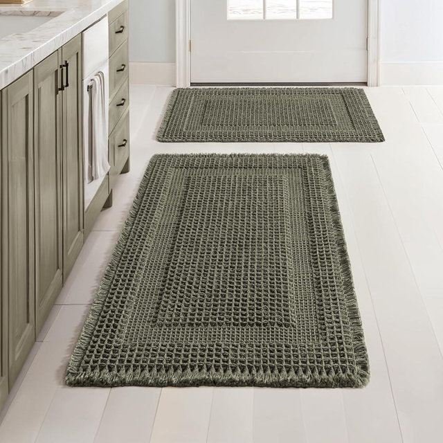 MIULEE Set of 2 Waffle Bathroom Rugs, Boho Bath Rug Super Absorbent, Non Slip Washable Ultra Soft Rubber Backed Shower Bath Mats for Floor, Tub, Shower, Looped Design, Christmas Green, 17"x24"+18"x30"