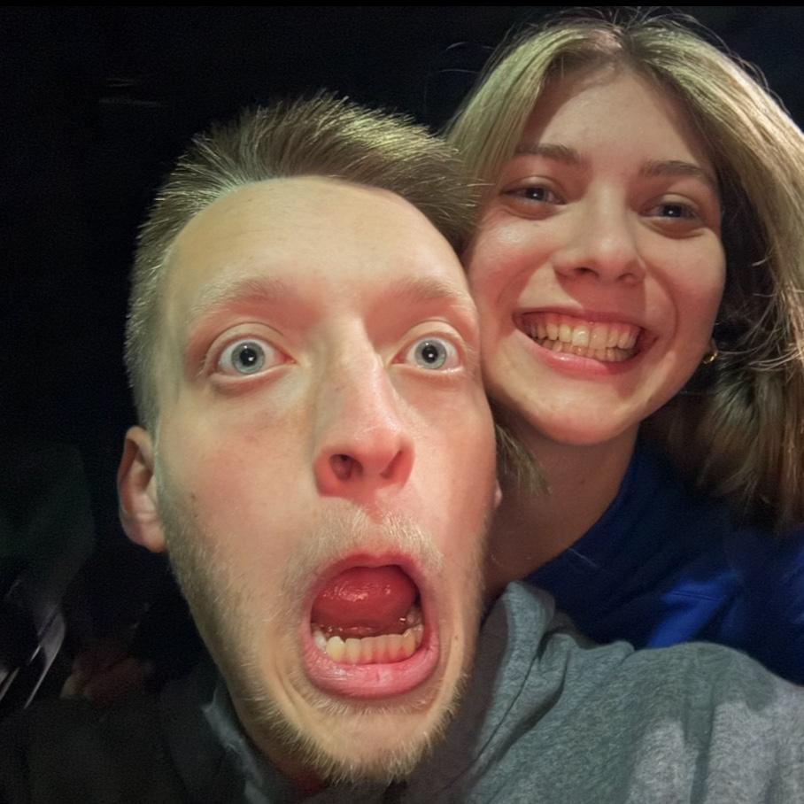 09-05-25
engaged selfie!!