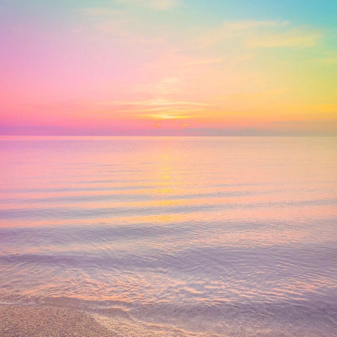 Here’s some island sunset attire inspiration for you! 🤩🌈🥳🥰