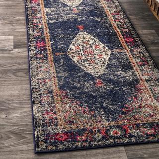 Vintage Medallion Veronica Runner