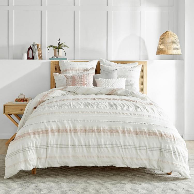 Cotton Farmhouse Comforter Set, King Size Bedding Sets, Dual-Sided Neutral Modern Design, with Boho Style Clipped Jacquard Stripes 3-Pieces /w