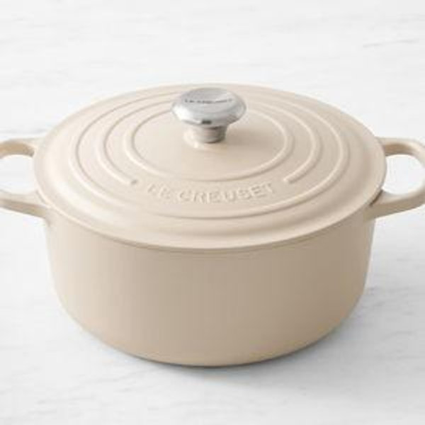 Le Creuset Signature Enameled Cast Iron Round Dutch Oven 7 1/4-Qt.