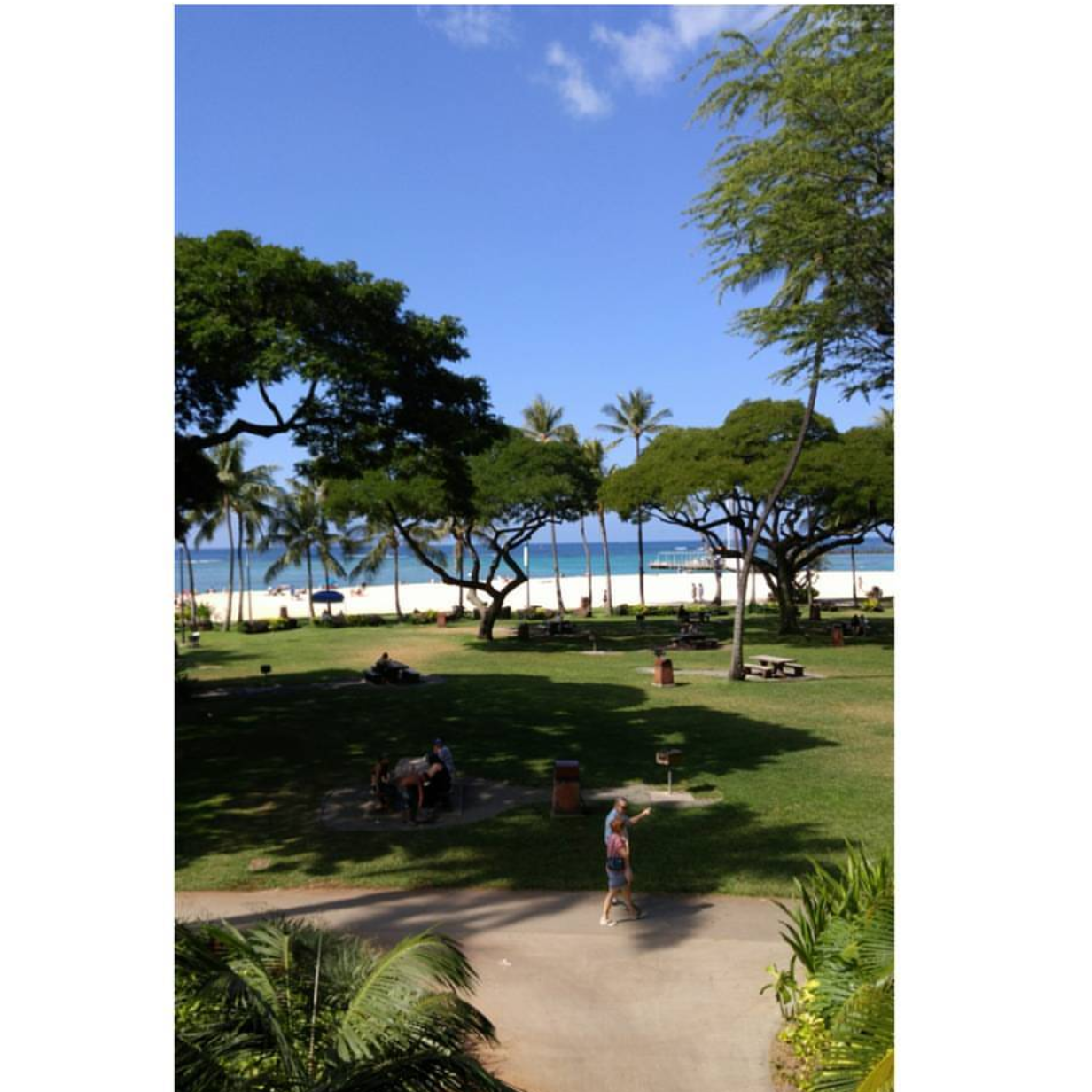 (Hawaii-2106)
Mark invited me to Hawaii to his best friend's wedding. Can you believe this was our 3rd date??? I hadn't even known him for a full month- yet, I took a risk and went with him!