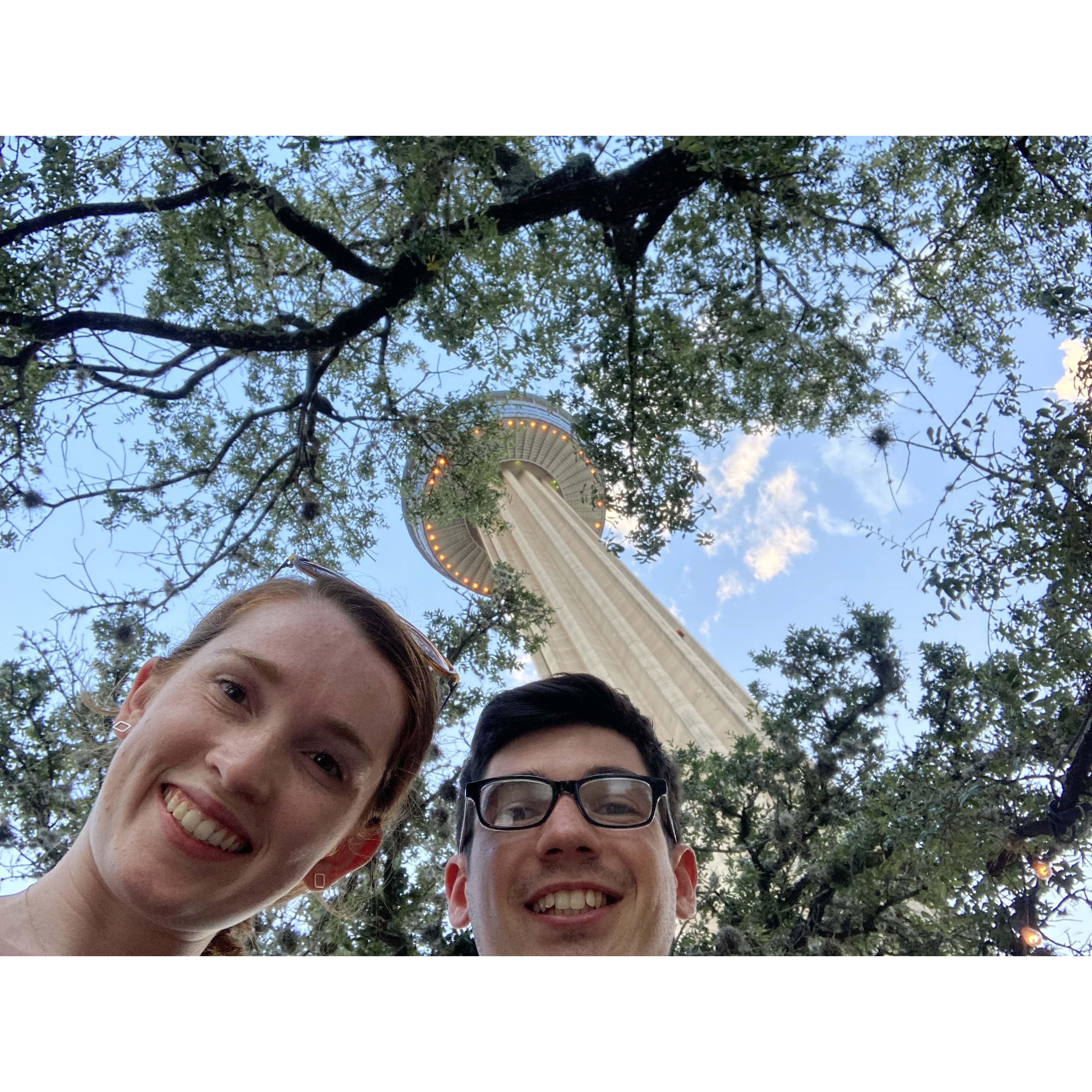 September 2021: San Antonio - Tower of America's aka perfect place to watch the sunset