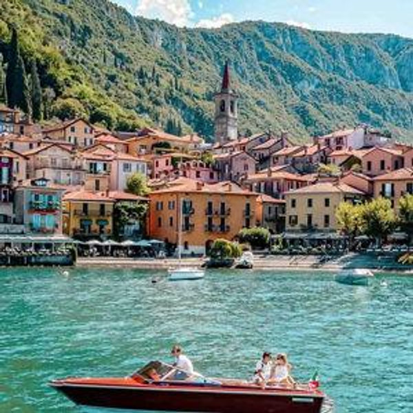 Honeymoon - Lake Como Boat Adventure