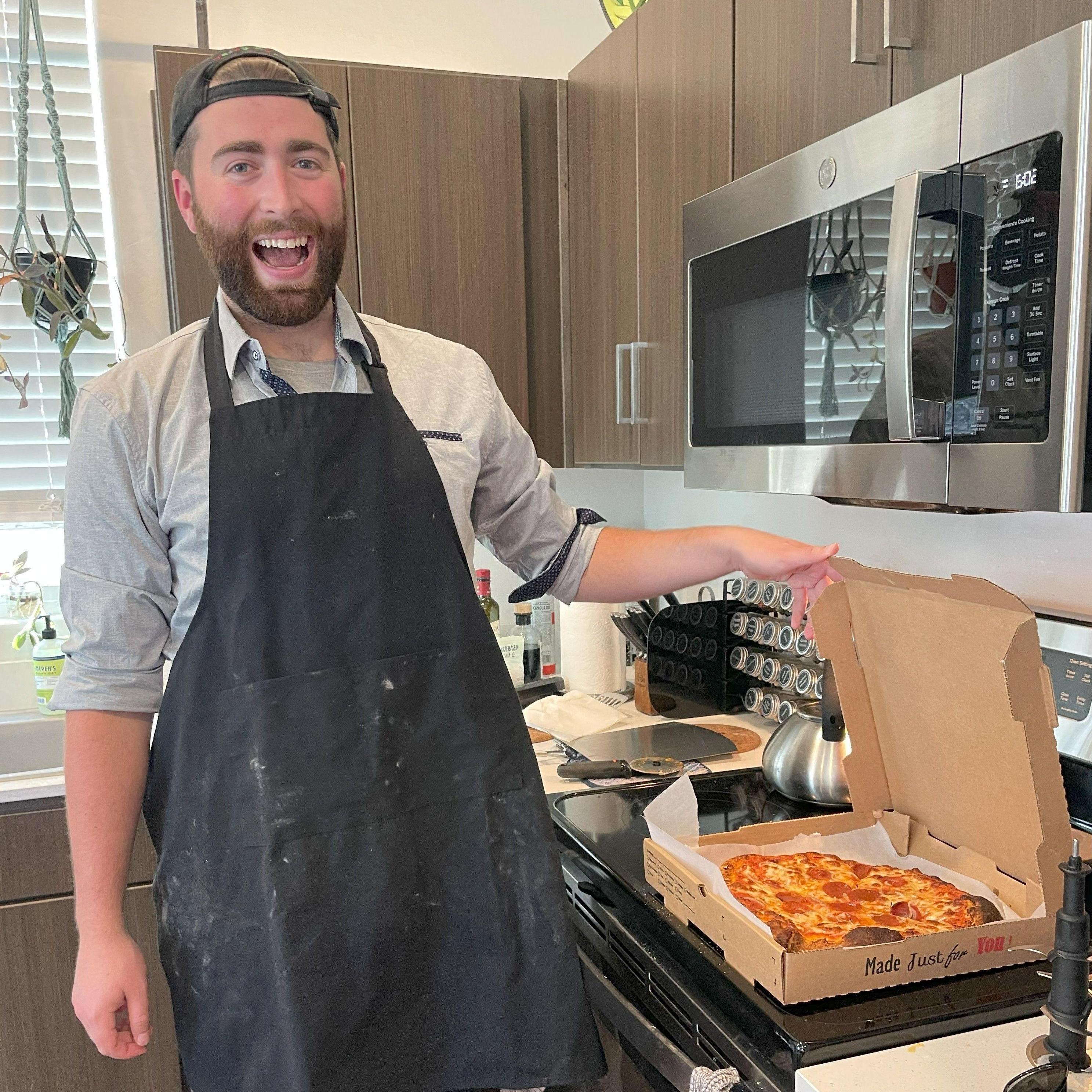 Making pizza for friends (2022)