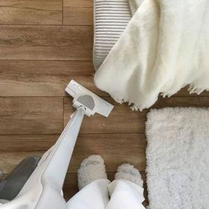 Shark Upright Vacuum Cleaner - White/Silver