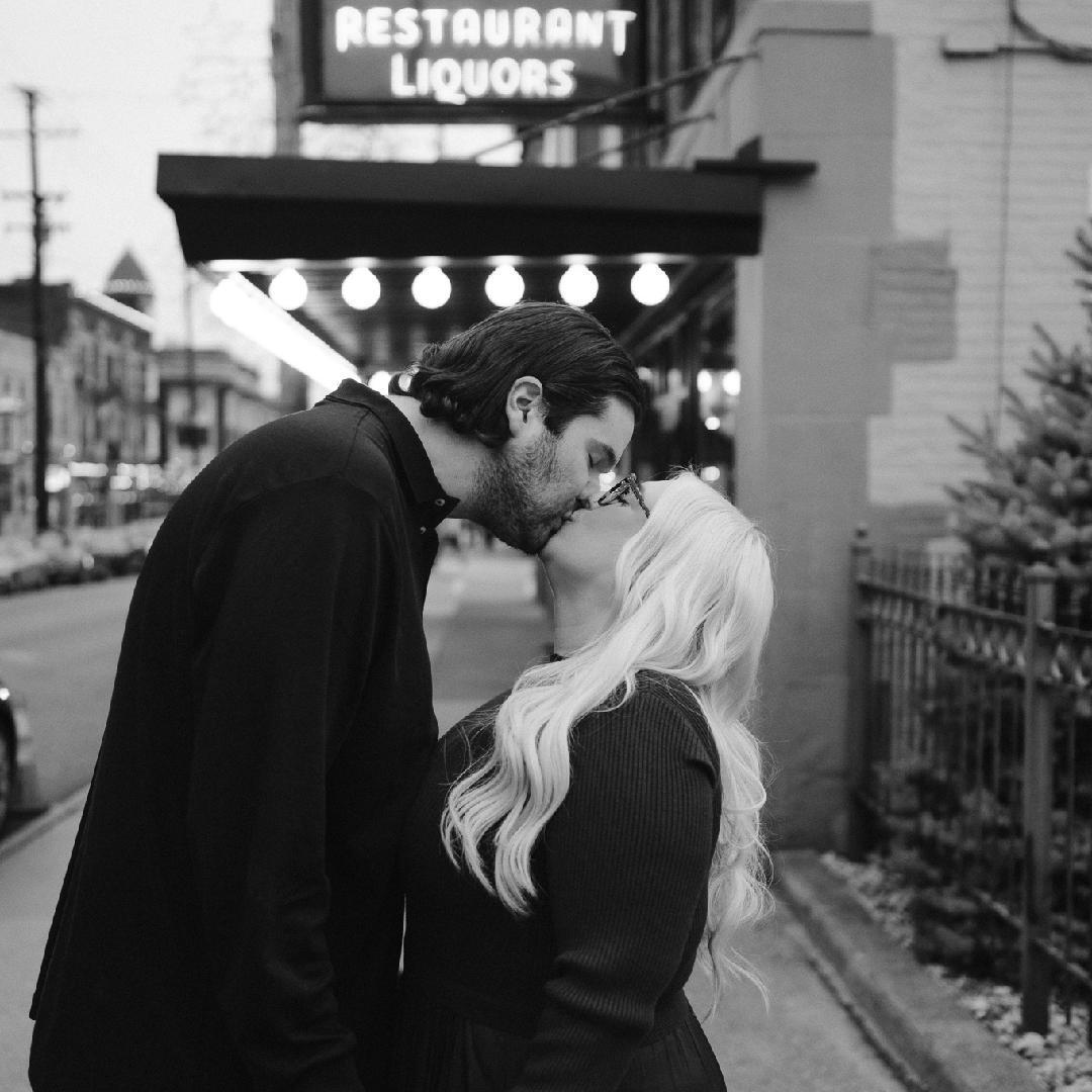 Engagement shoot in Little Italy๐๐๐ฆ๐ฎ๐น๐