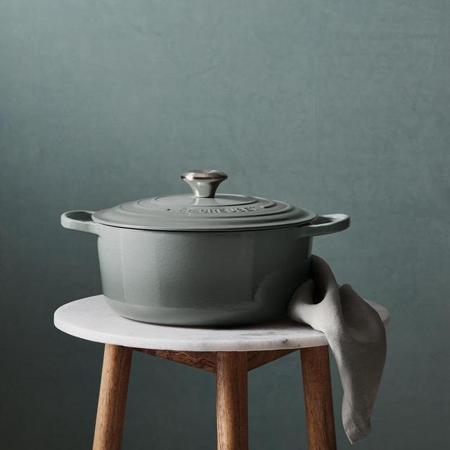 Le Creuset Signature Round Dutch Oven