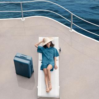 Positano 27" Expandable Spinner