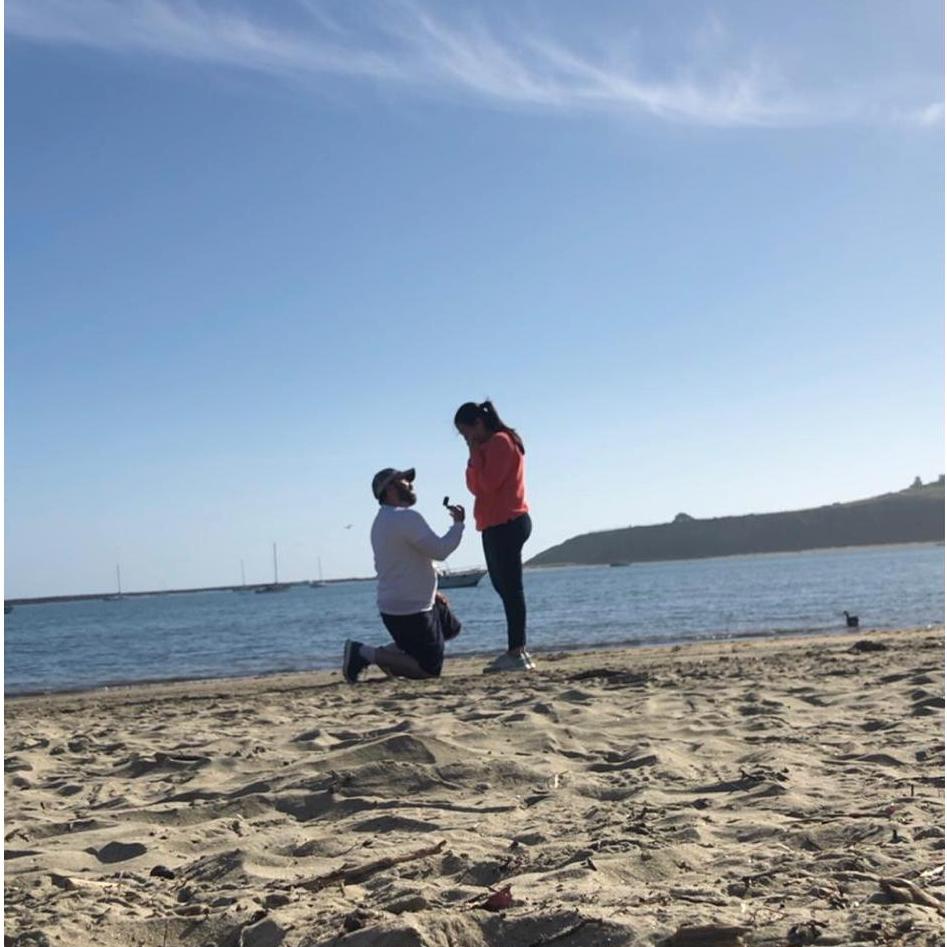 The beginning of a new and wonderful life!
Y asi de la nada.. I said yes!
Ese dia lo planeo Hector, fuimos a conocer un árbol gigante y un cementerio... y despues esta sorpresa!
