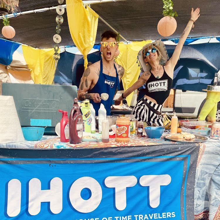 Serving waffles and lewks!