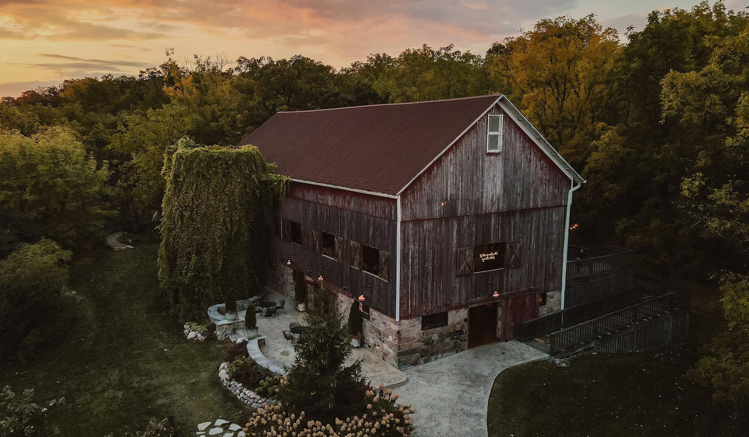 The Wedding Website of Lexi Stevens and Dustin deFelice