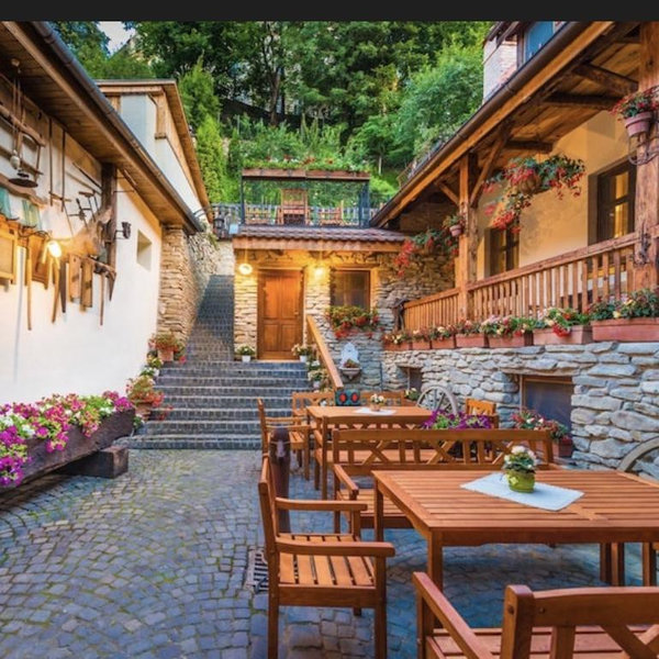 Romantic boutique hotel in Sighiosara