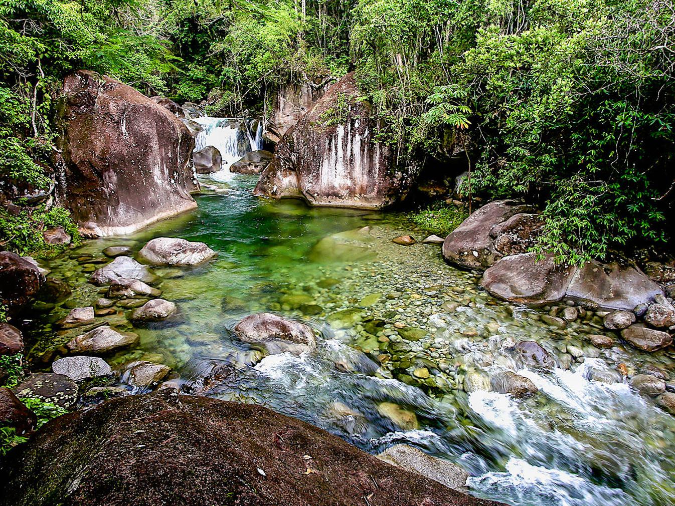 The Wedding Website of Christine Lobo and Guilherme Strachan
