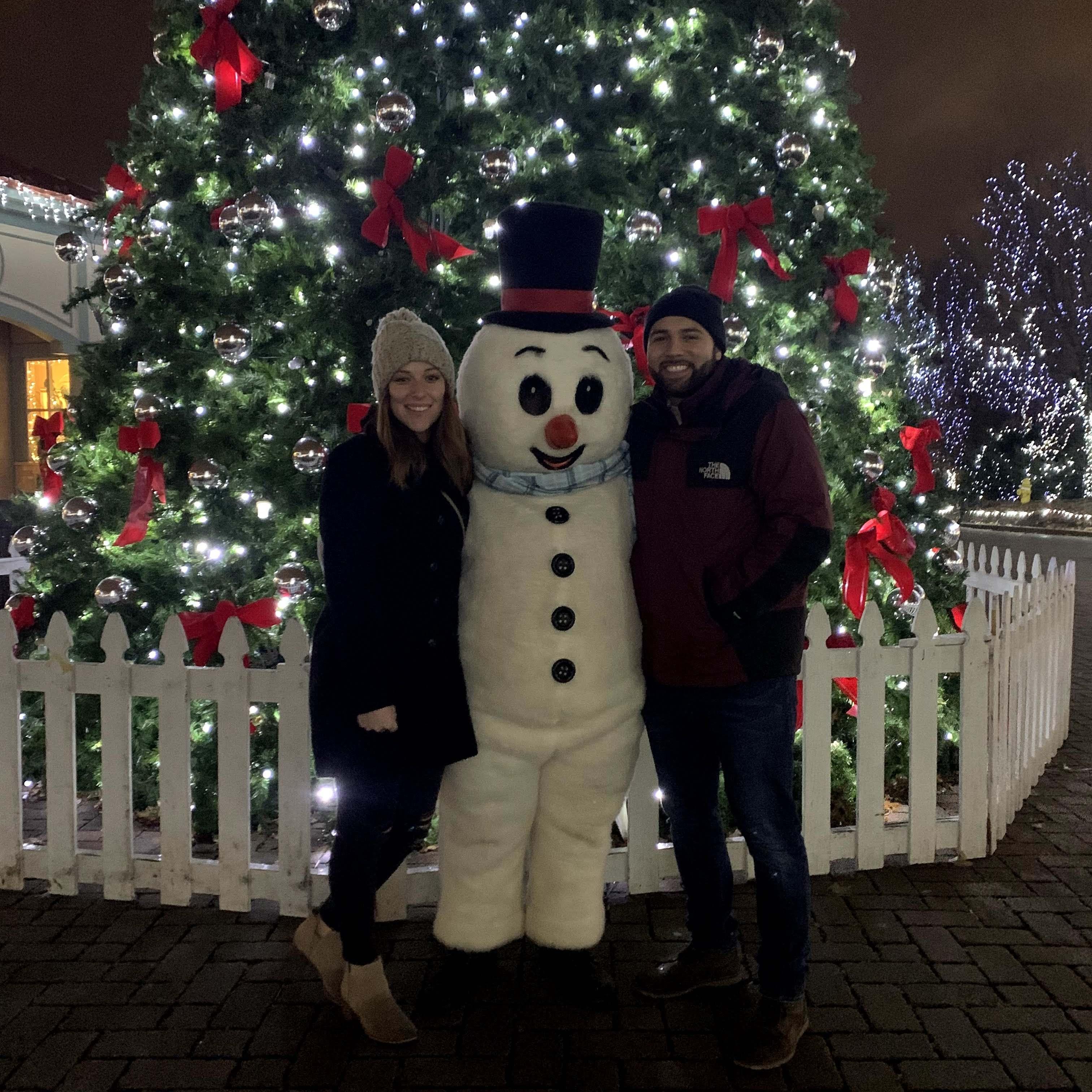 4 months into dating, I made Jose drive 8 hours to Ohio with me for a friend's wedding. We made a whole weekend out of it and visited the Cincy Zoo.