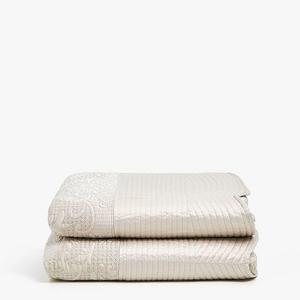 QUILT/BED RUNNER WITH RAISED DAMASK DESIGN AND WAVY EDGE, KING, NATURAL