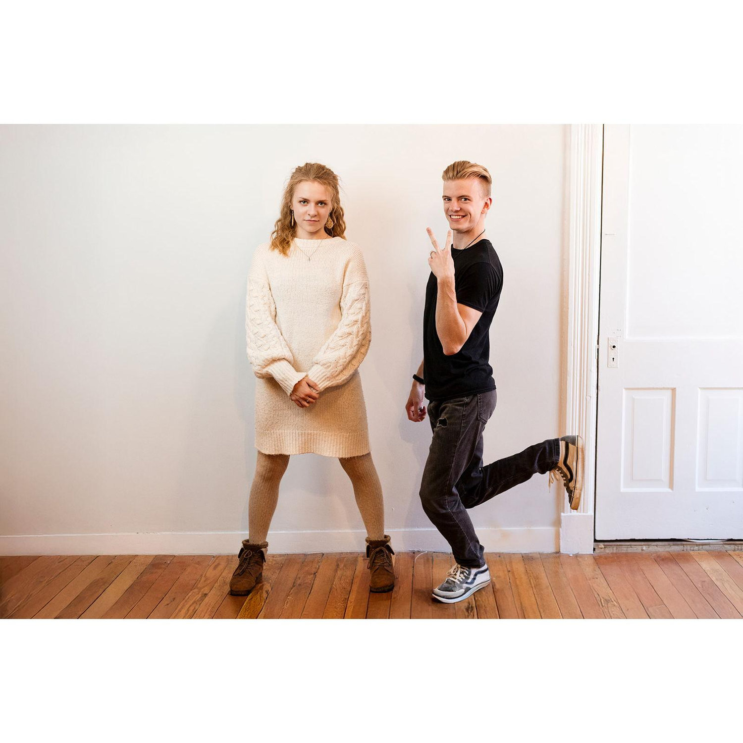 Posing like the opposite gender
