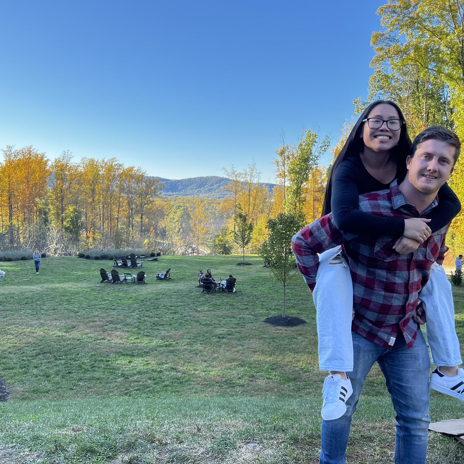We saw our first fall foilage in Charlottesville with Rena :)