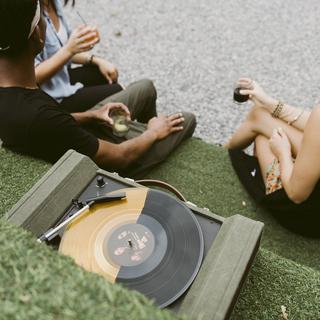 Nomad Turntable