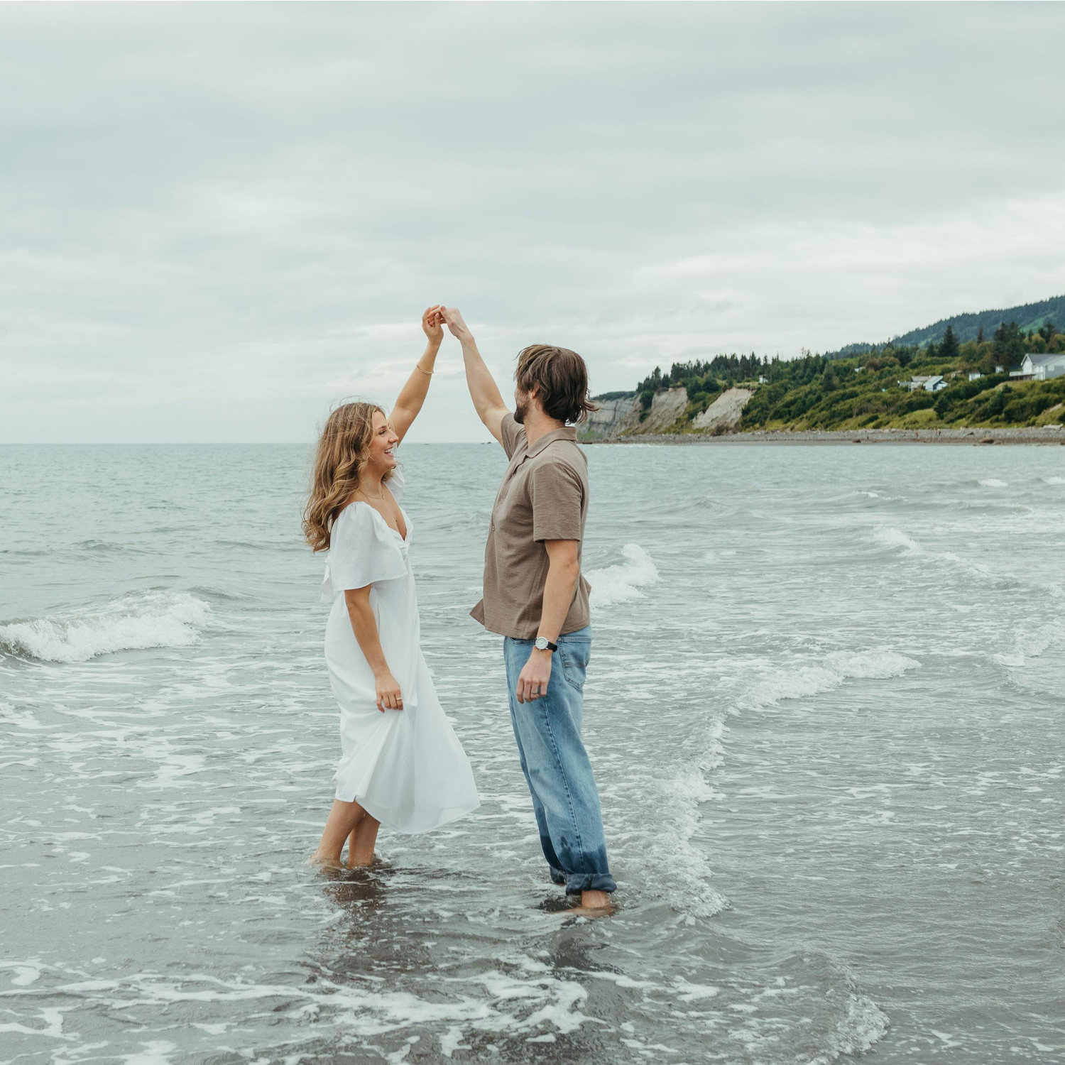 Summertime engagement photos in Alaska!