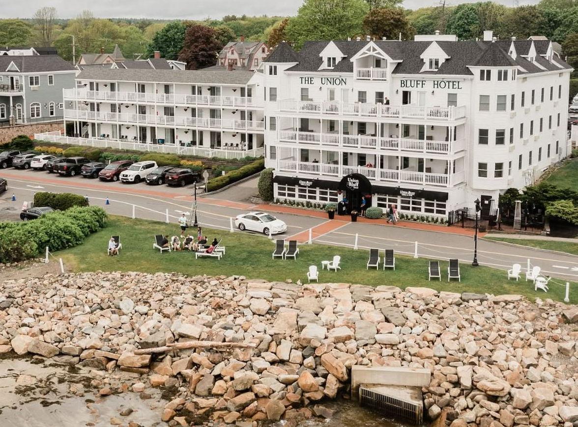 The Wedding Website of Sarah Myles and Chad Saint-Amant