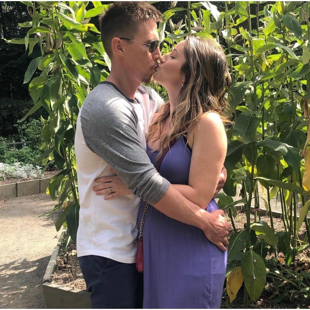 We like to kiss