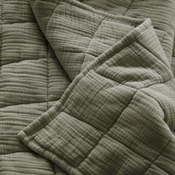 Organic Airy Gauze Box Quilt in Olive