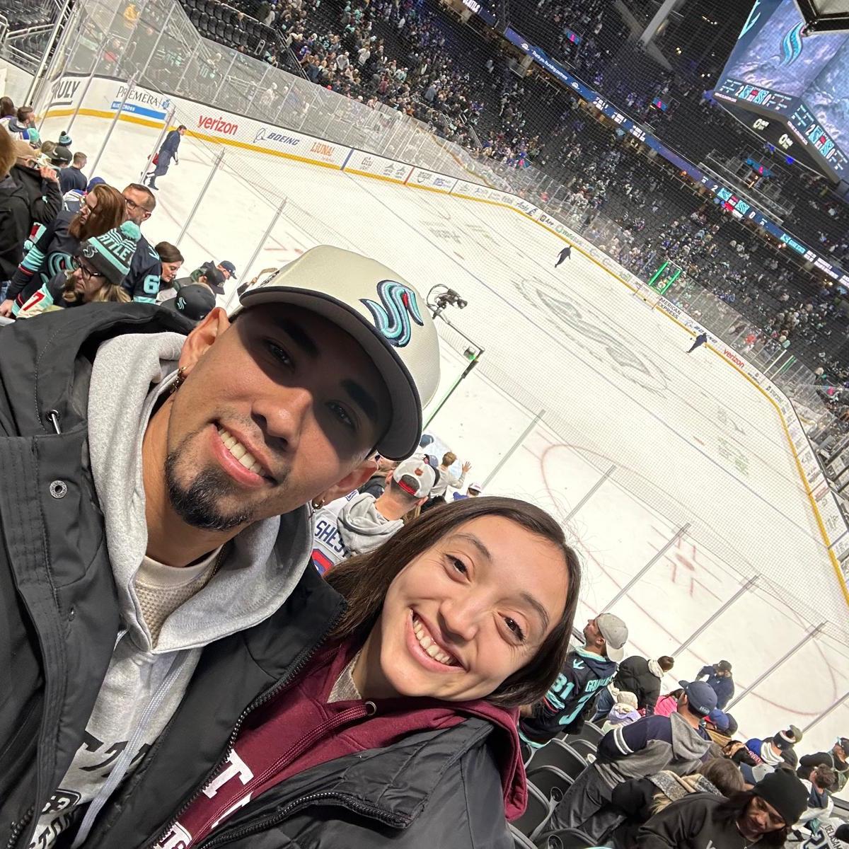 Su primer partido de NHL en Seattle