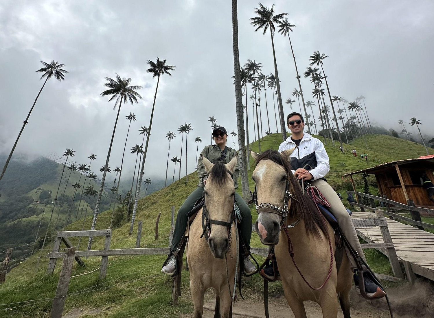 The Wedding Website of Carlos Alvarez and Kelly Moran