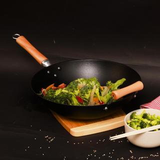 Professional Series Flat Bottom Wok with Maple Handle