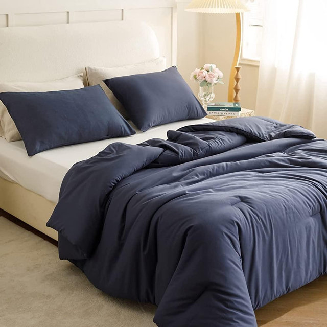 ROSGONIA Navy Blue Comforter Set Queen- 3pcs (1 Comforter & 2 Pillowcases) Solid Dark Blue Queen Comforter Set for Women and Men- Reversible Soft Warm Microfiber Comforter for All Season