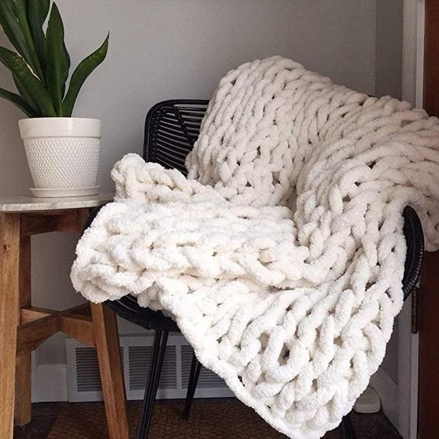 MLMGUO Chenille Chunky Knit Blanket Super Soft Chunky Knit Throw Blanket for Bed (48x60) Chunky Knit Throw Blanket Blankets and Throws for Sofa Large Throw Blanket White
