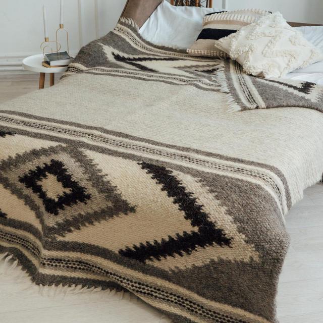 King Size Therapeutic Handwoven Wool Geometric Blanket | Rhombus Bedspread