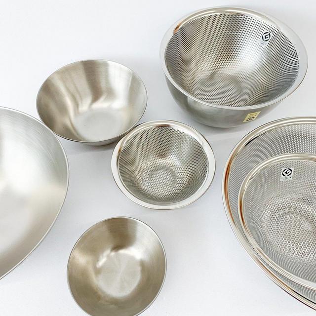 Sori Yanagi Nesting Stainless Strainer Set