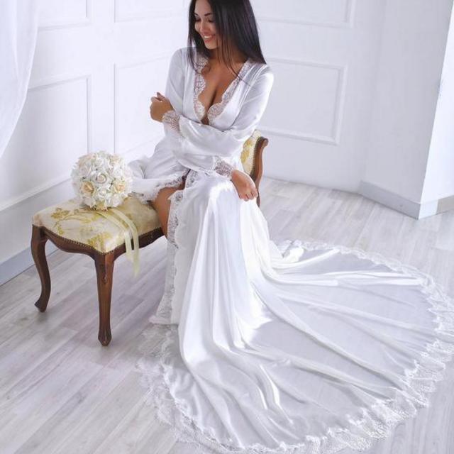 Floor length robe Bride robe lace back Long white robe Ivory satin robe White bride robe Bridal robes lace Long dressing gown