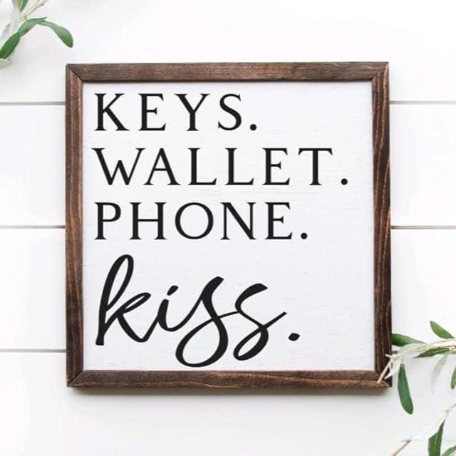 asbwuo Keys Wallet Phone Kiss Wooden Sign, Farmhouse Decor, Entryway Decor, Home Decor, Wooden Sign, Farmhouse Sign, Decor, Gift for House, Gift 8x8 Inch