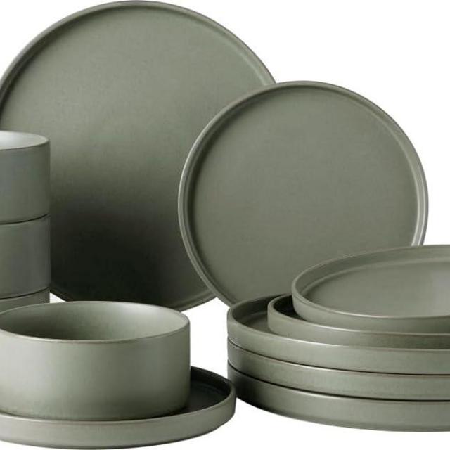 GBHOME Ceramic Dinnerware Sets for 4, Stoneware Plates and Bowls Sets, Chip and Scratch Resistant Dishes, Dishwasher & Microwave& Oven Safe Dishes sets, Reactive Glaze-Green