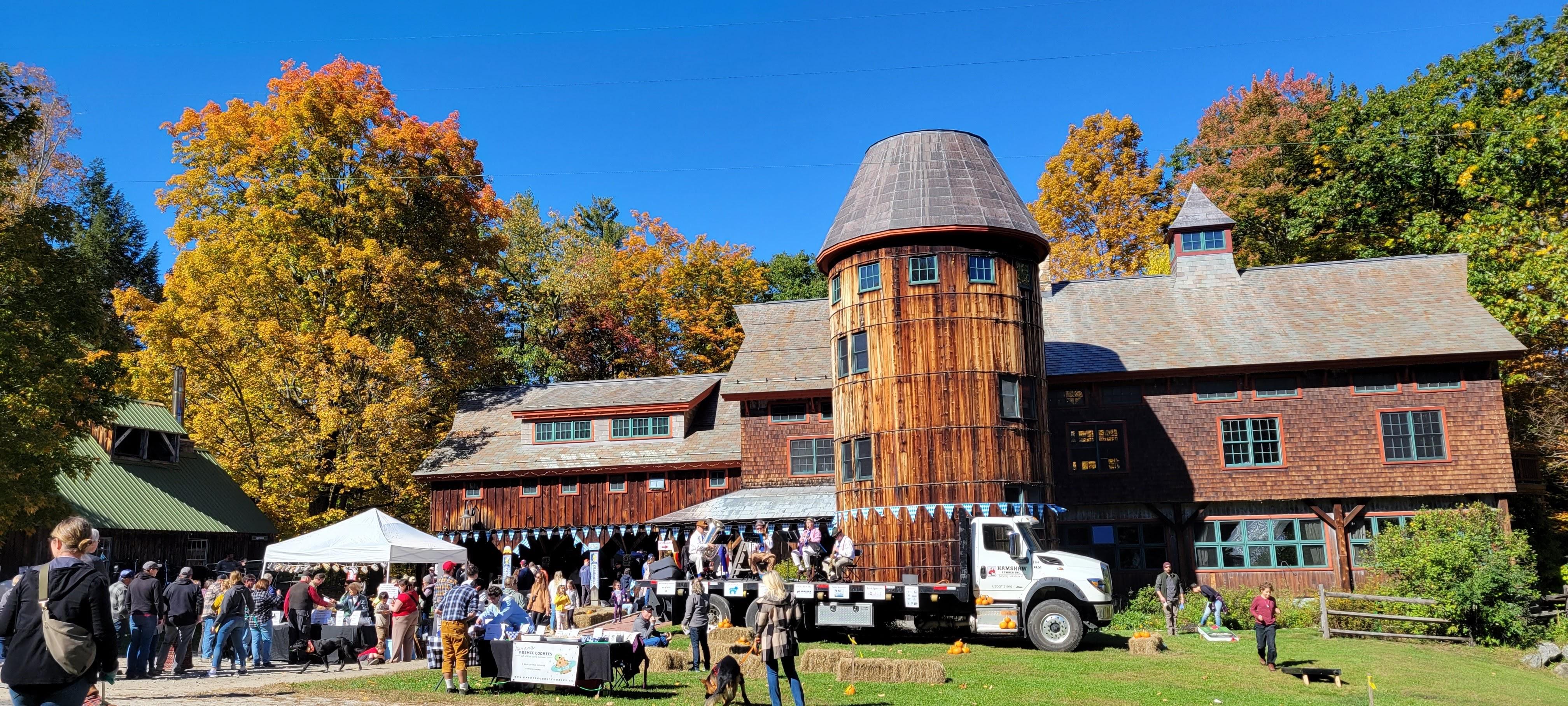 The Wedding Website of Siobhan Collins and Tristan Hayes