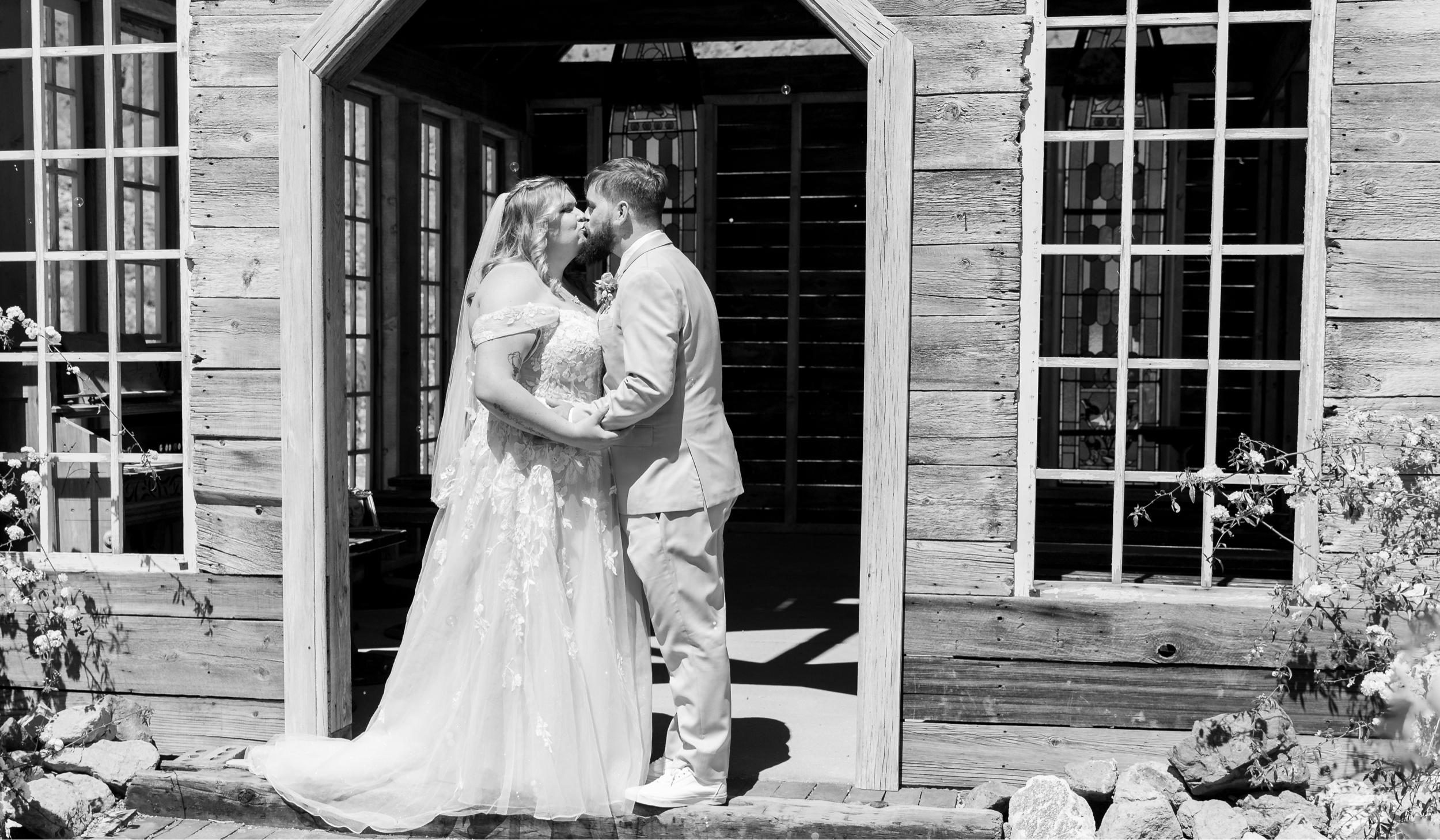 The Wedding Website of Meaghan Davis and Jonathan Davis