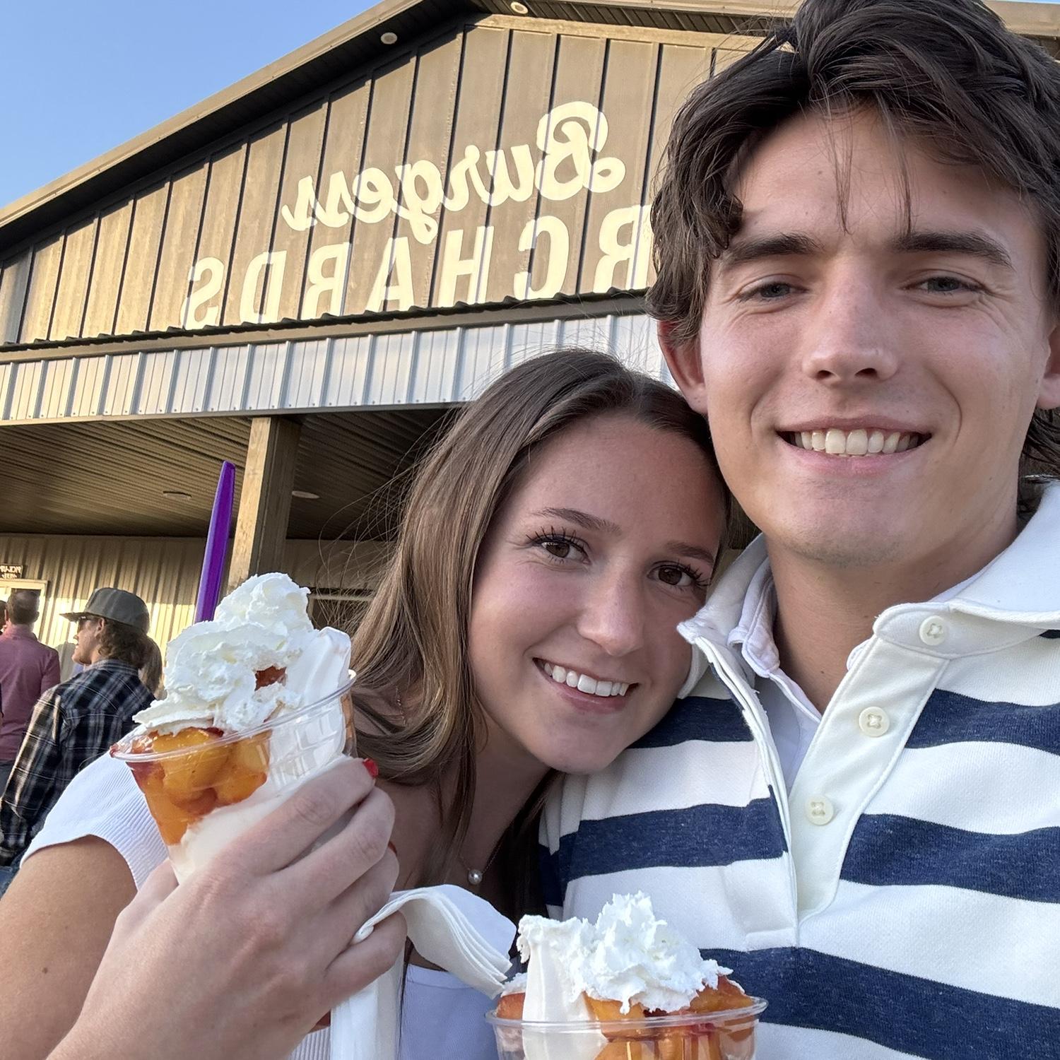 Getting peach sundaes at Burgess Orchards!