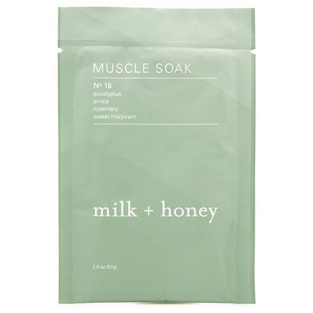 milk + honey Muscle and Bath Soak No. 18, with Eucalyptus, Arnica, Rosemary and Sweet Marjoram Moisturizing Bath Soak, Sea Salt and Epsom Salt Bath, 6 Packets