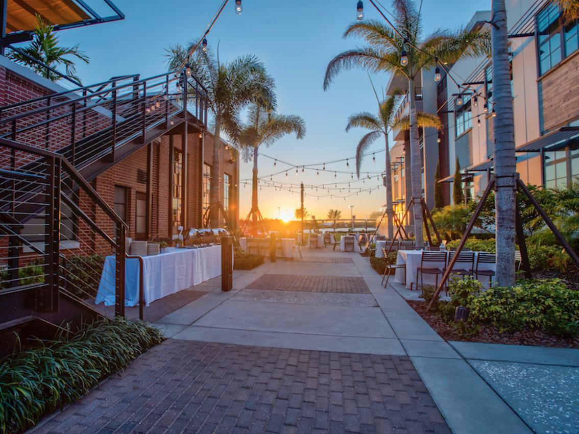 The Wedding Website of Ailin Leon and Christian Orantes